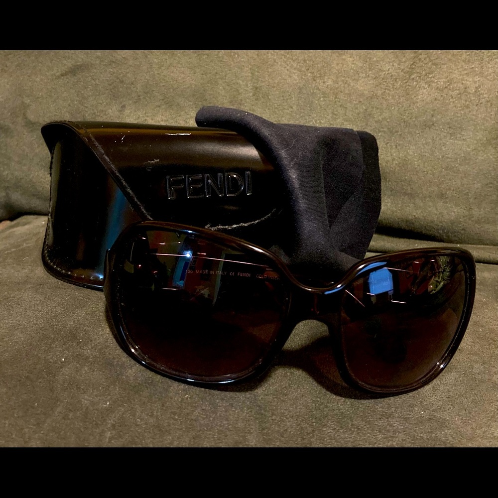 Brown Fendi oversized sunglasses